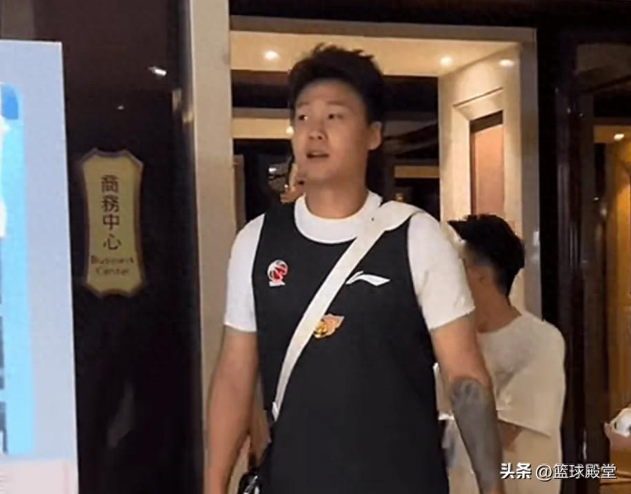 青春来了!赵睿穿宏远球衣备战全运会,许久未见了!